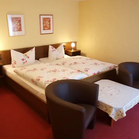 מלון Schuster Und Gaestehaus 3*