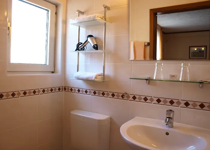 Schuster Und Gaestehaus 3*