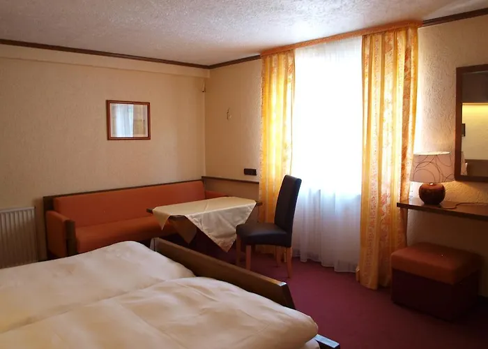 Готель Schuster Und Gaestehaus 3*